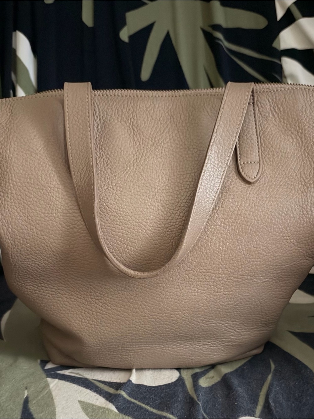 CUYANA Classic Women's Leather Tote Bag in Taupe